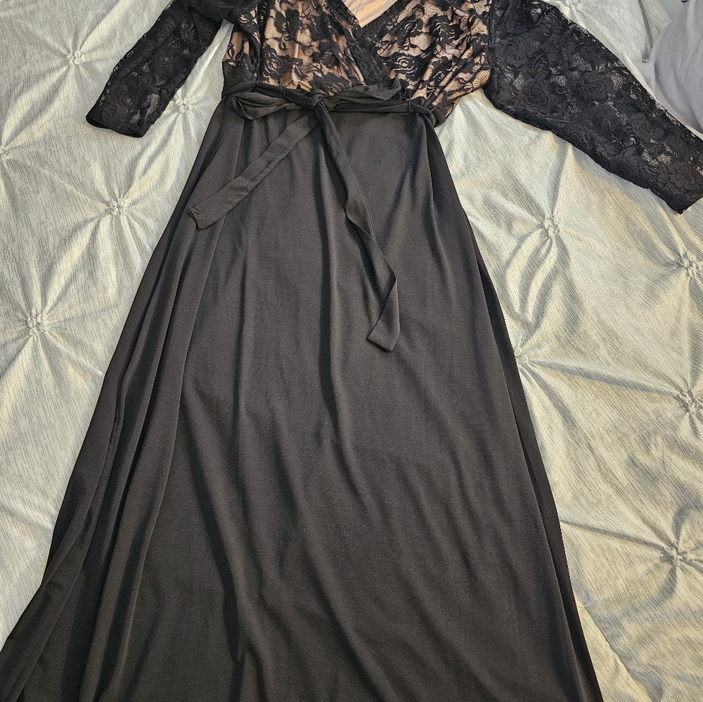 Formal black gown with tie V-neck